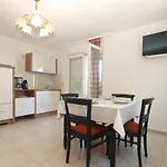 Apartments Vinkuran 2110