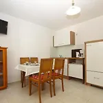 Apartments Vinkuran 2110