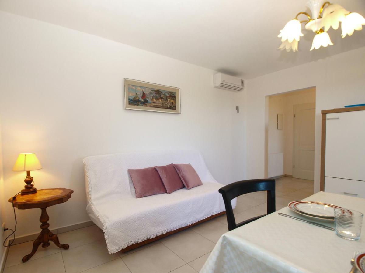 Vinkuran 2110 Apartment